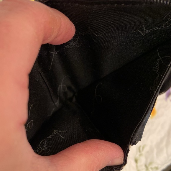 Vera Bradley Wristlet Red White Floral Card Slots Change Bill Slots Snap pocket - Picture 14 of 17